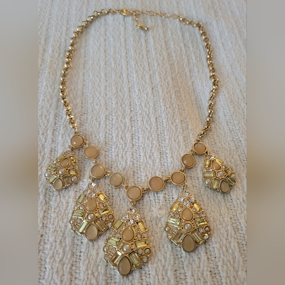 Vintage Costume Jewelry Necklace - Picture 4 of 4